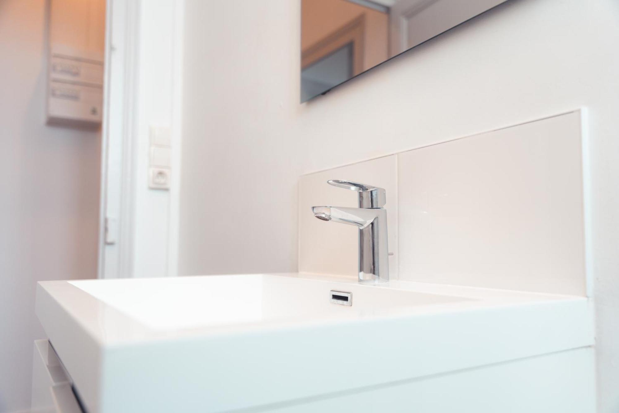 Le Ronsardien - Appartement Calme Et Confortable Tours Luaran gambar